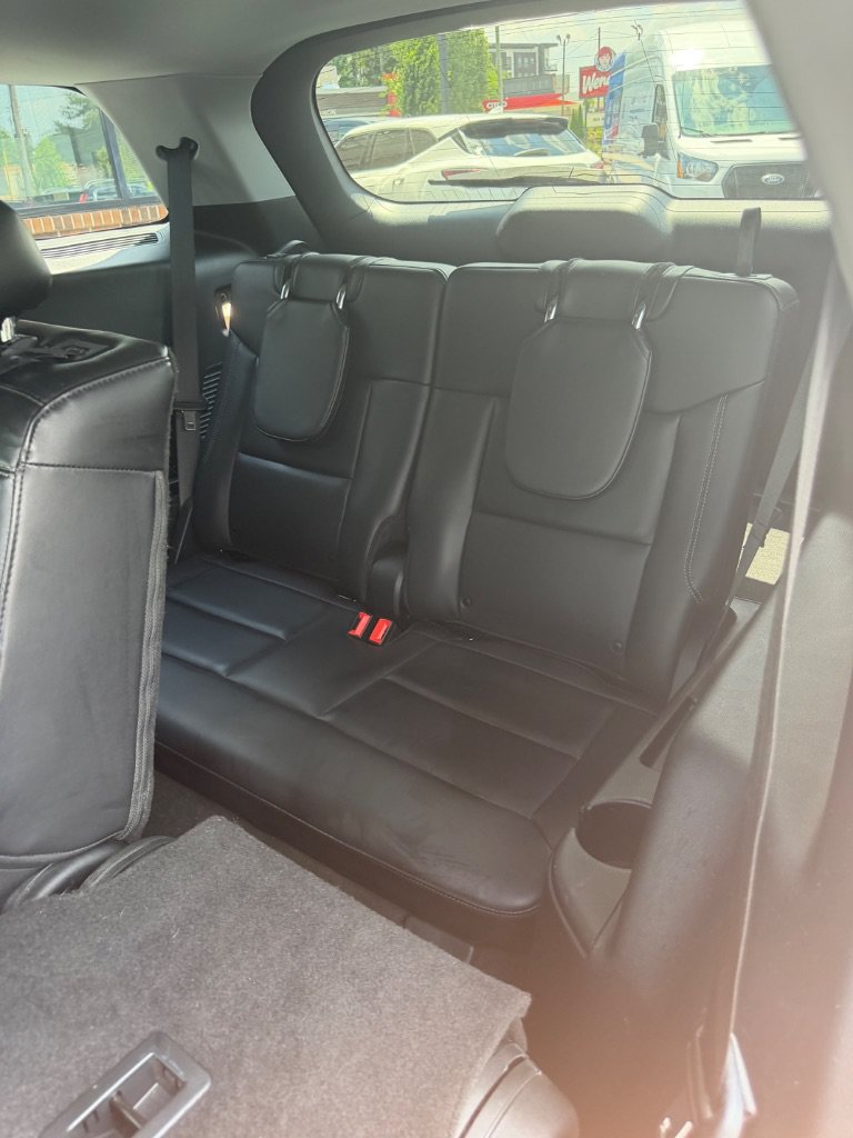 Used 2021 Ford Explorer XLT w/ Equipment Group 202A AWD/4WD image 24