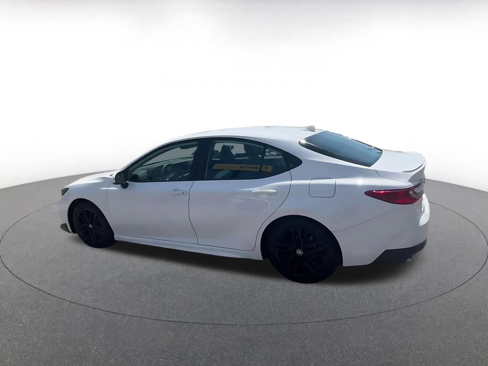 Used 2025 Toyota Camry SE FWD image 10