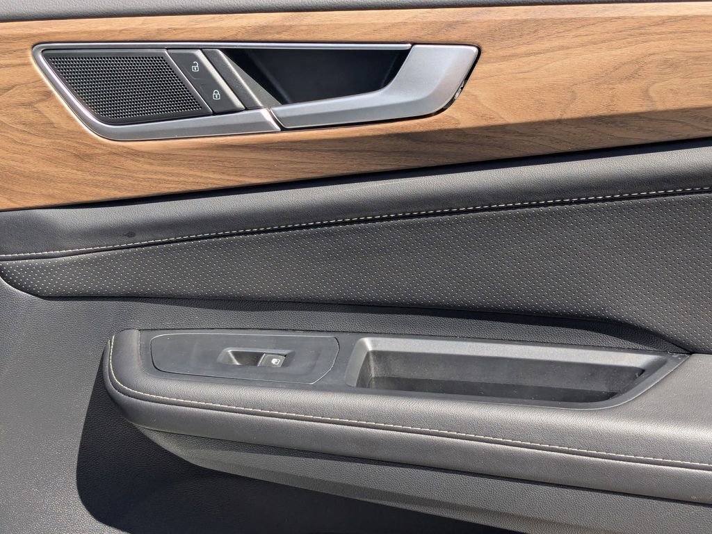 Used 2025 Volkswagen Atlas SE image 33