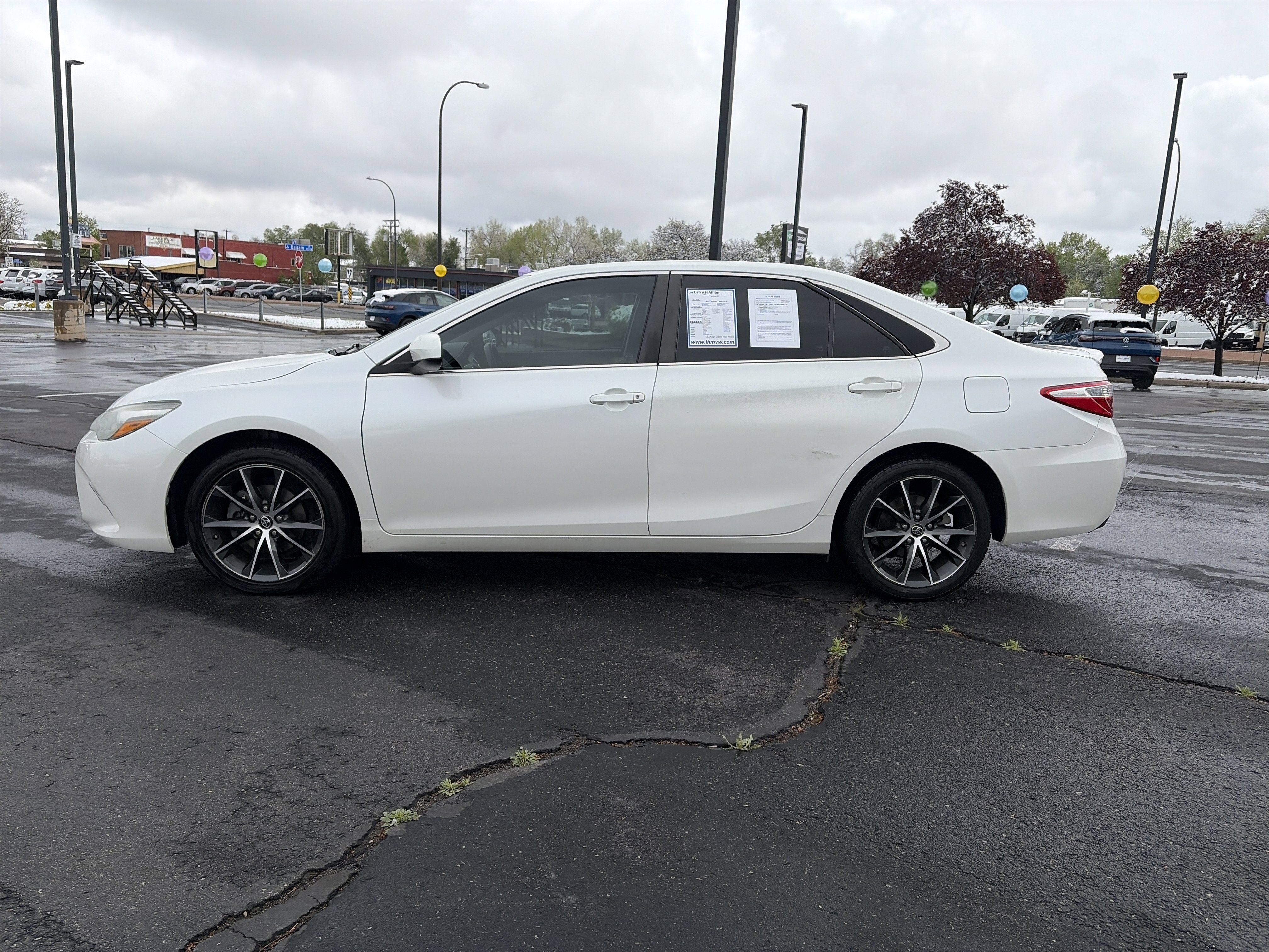 Used 2017 Toyota Camry XSE w/ Moonroof Package FWD image 8
