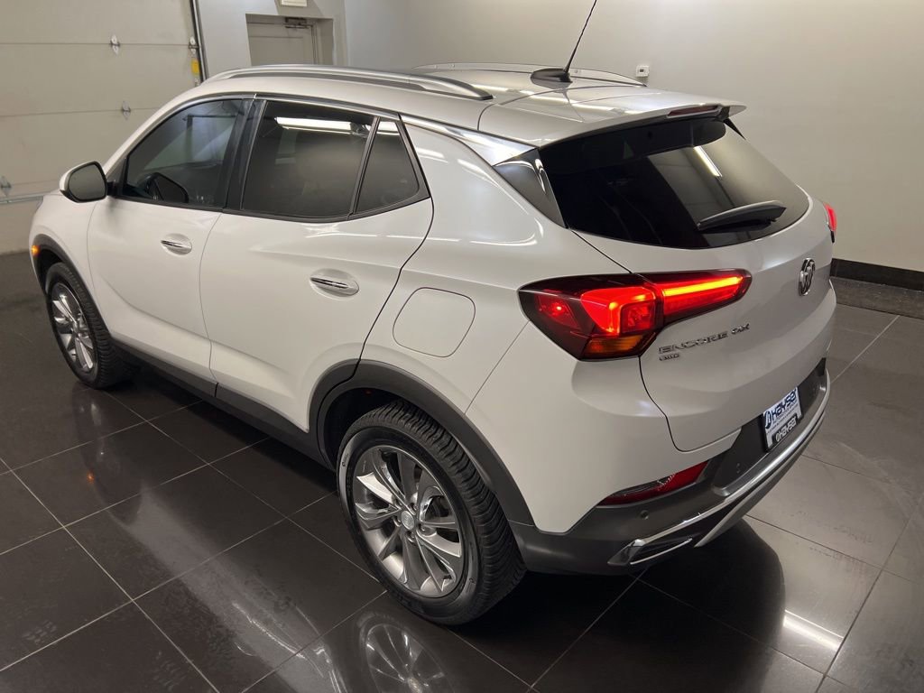 Used 2021 Buick Encore GX Essence w/ Advanced Technology Package image 4