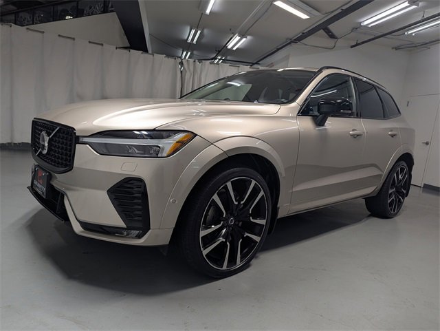 Used 2023 Volvo XC60 B5 Ultimate w/ Climate Package image 5