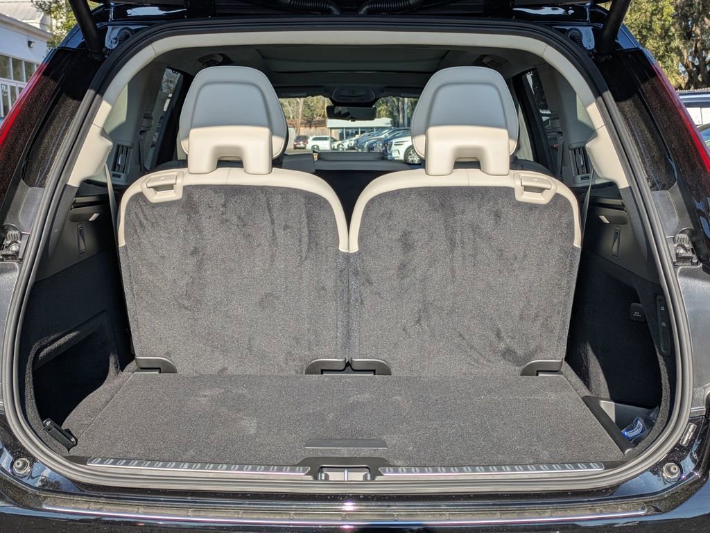 New 2026 Volvo XC90 T8 Ultra w/ Lounge Package image 13