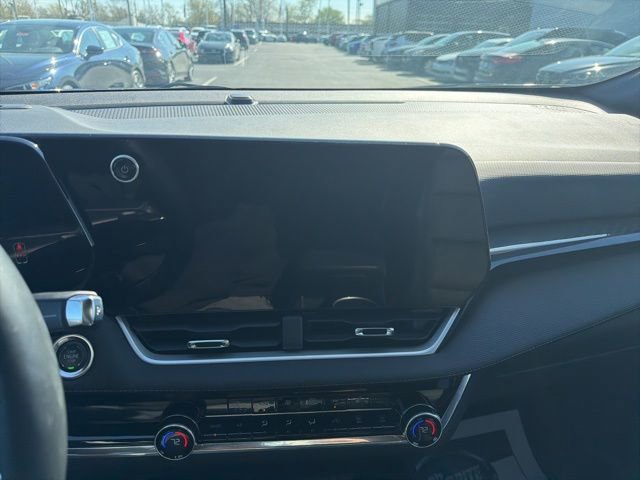 Used 2025 Chevrolet Equinox LT w/ Convenience Package II image 39