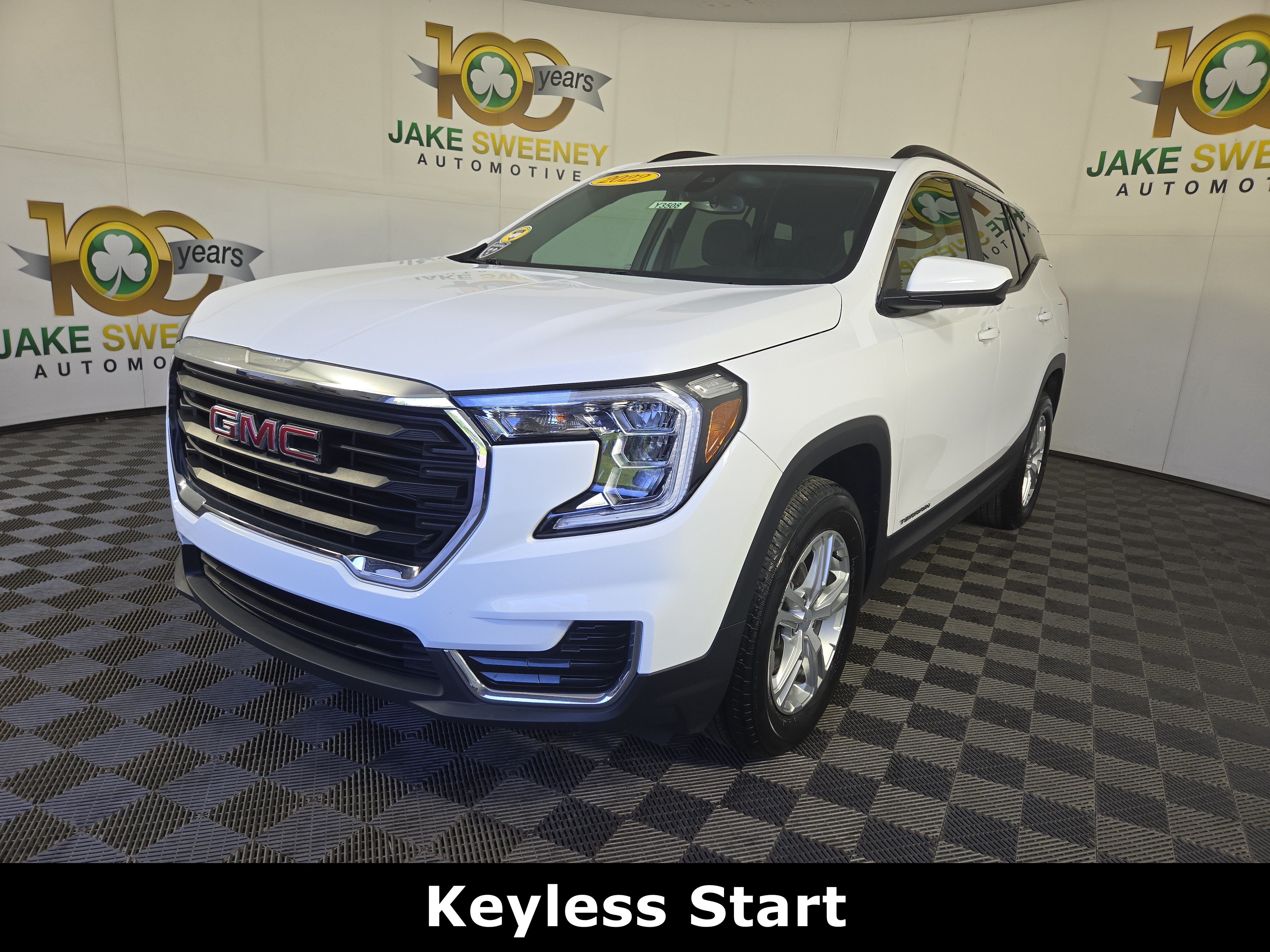 Used 2022 GMC Terrain SLE w/ Driver Convenience Package AWD/4WD image 3
