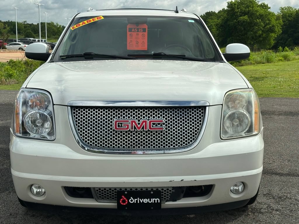 Used 2011 GMC Yukon XL Denali RWD image 2