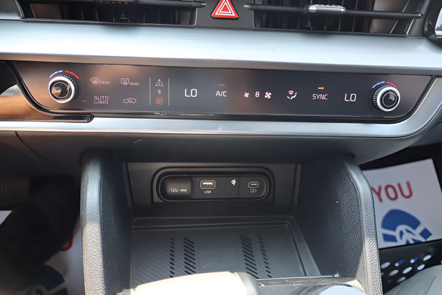 Used 2025 Kia Sportage EX w/ Premium Package FWD image 33