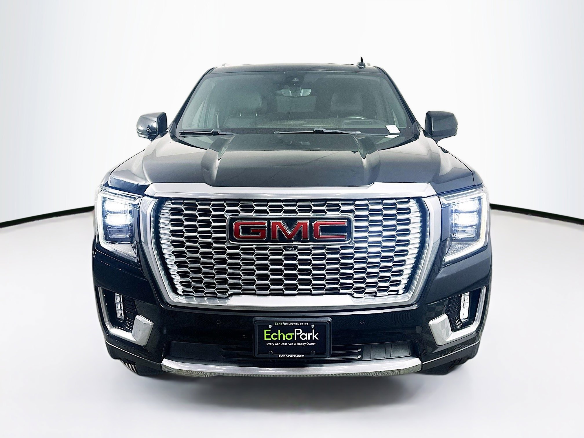 Used 2021 GMC Yukon XL Denali w/ Advanced Technology Package image 2