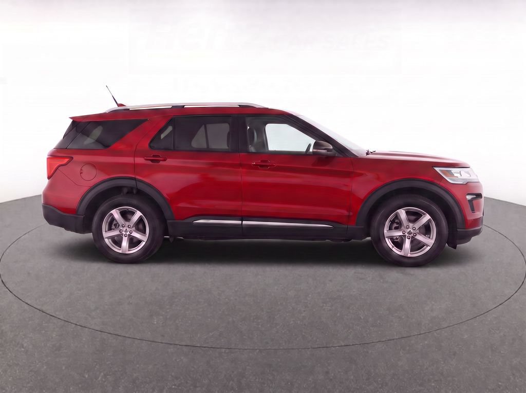 Used 2018 Ford Explorer XLT w/ Equipment Group 201A FWD image 8