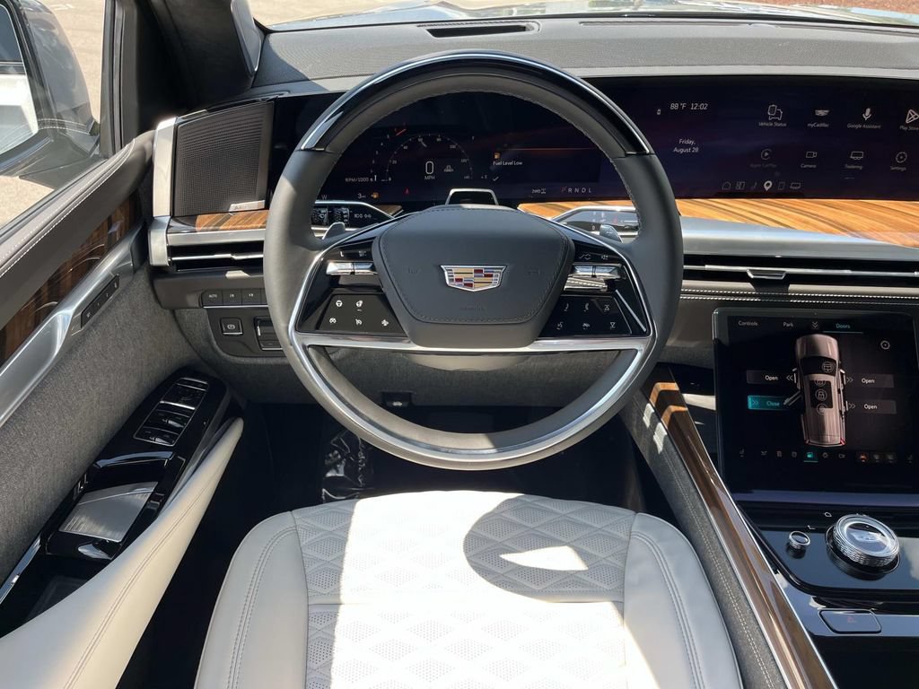 New 2026 Cadillac Escalade Platinum Sport w/ LPO, ONYX Package AWD/4WD image 15