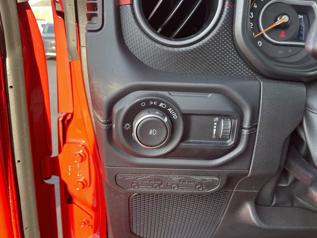 Used 2025 Jeep Wrangler Unlimited Rubicon image 17