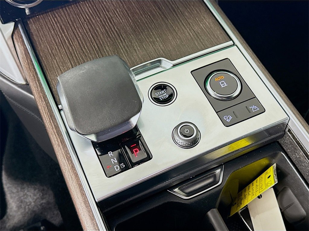 Used 2023 Land Rover Range Rover SE image 18
