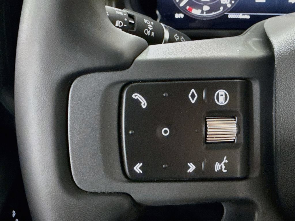 New 2026 Land Rover Defender 110 X-Dynamic SE AWD/4WD image 12