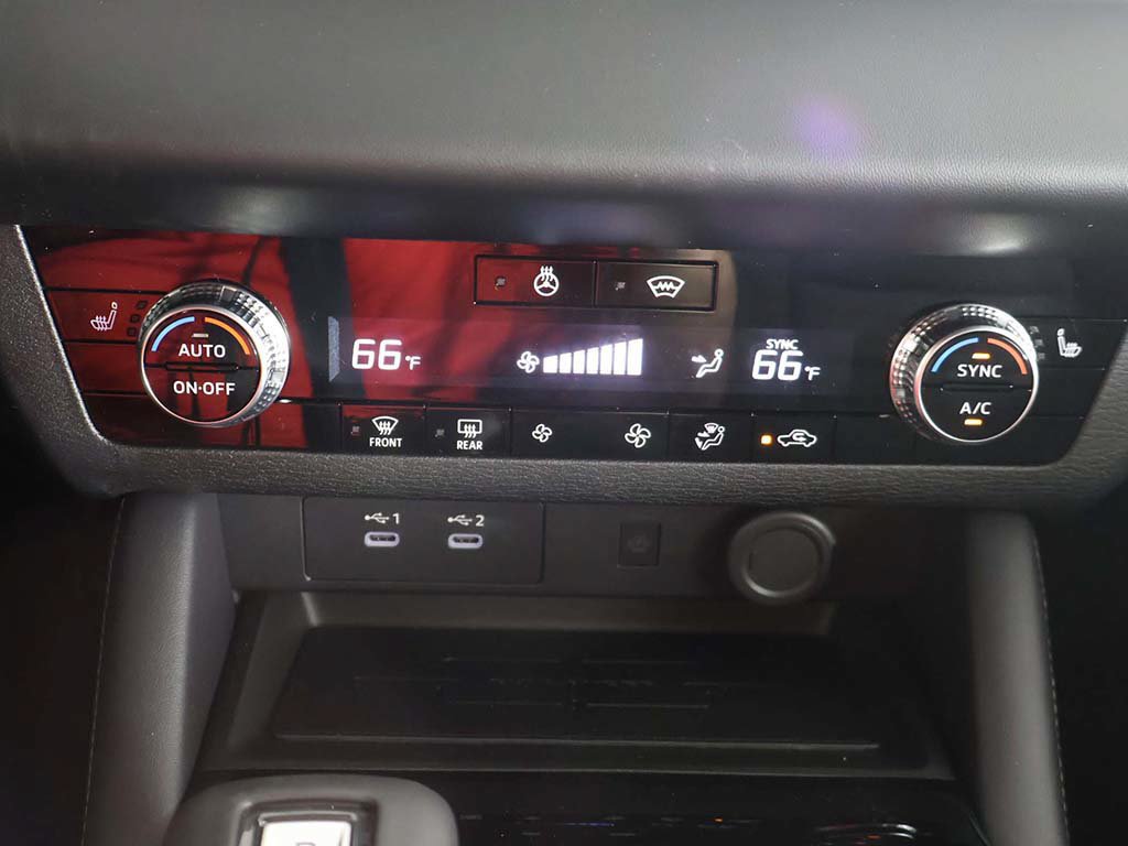 New 2026 Mitsubishi Outlander LE AWD/4WD image 48