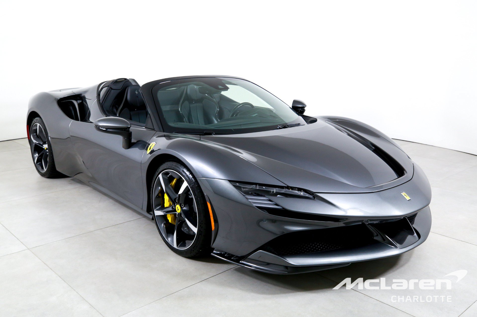 Used 2022 Ferrari SF90 Spider AWD/4WD image 5