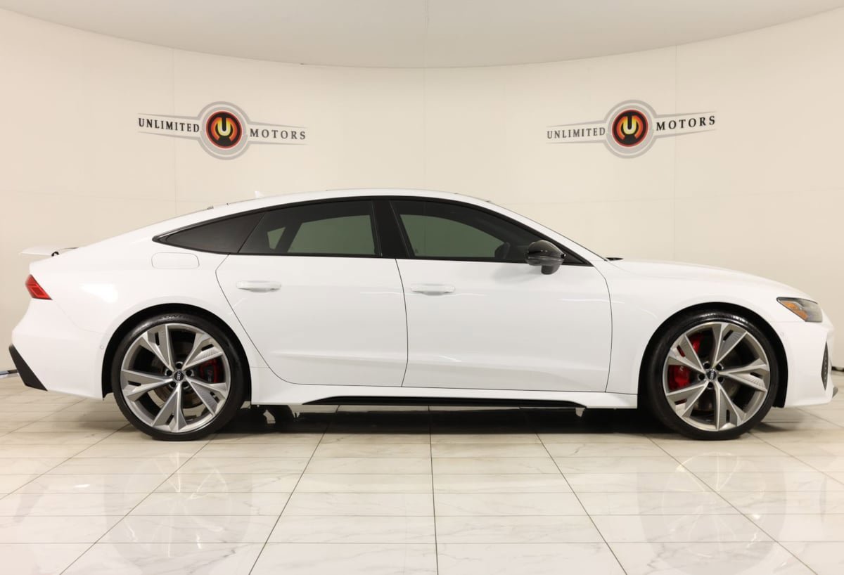 Used 2021 Audi RS 7 Sportback w/ Black Optic Package AWD/4WD image 2