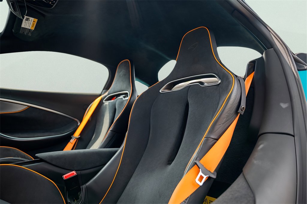 New 2025 McLaren Artura image 40