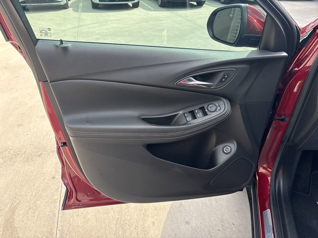 Used 2023 Buick Encore GX Select image 10