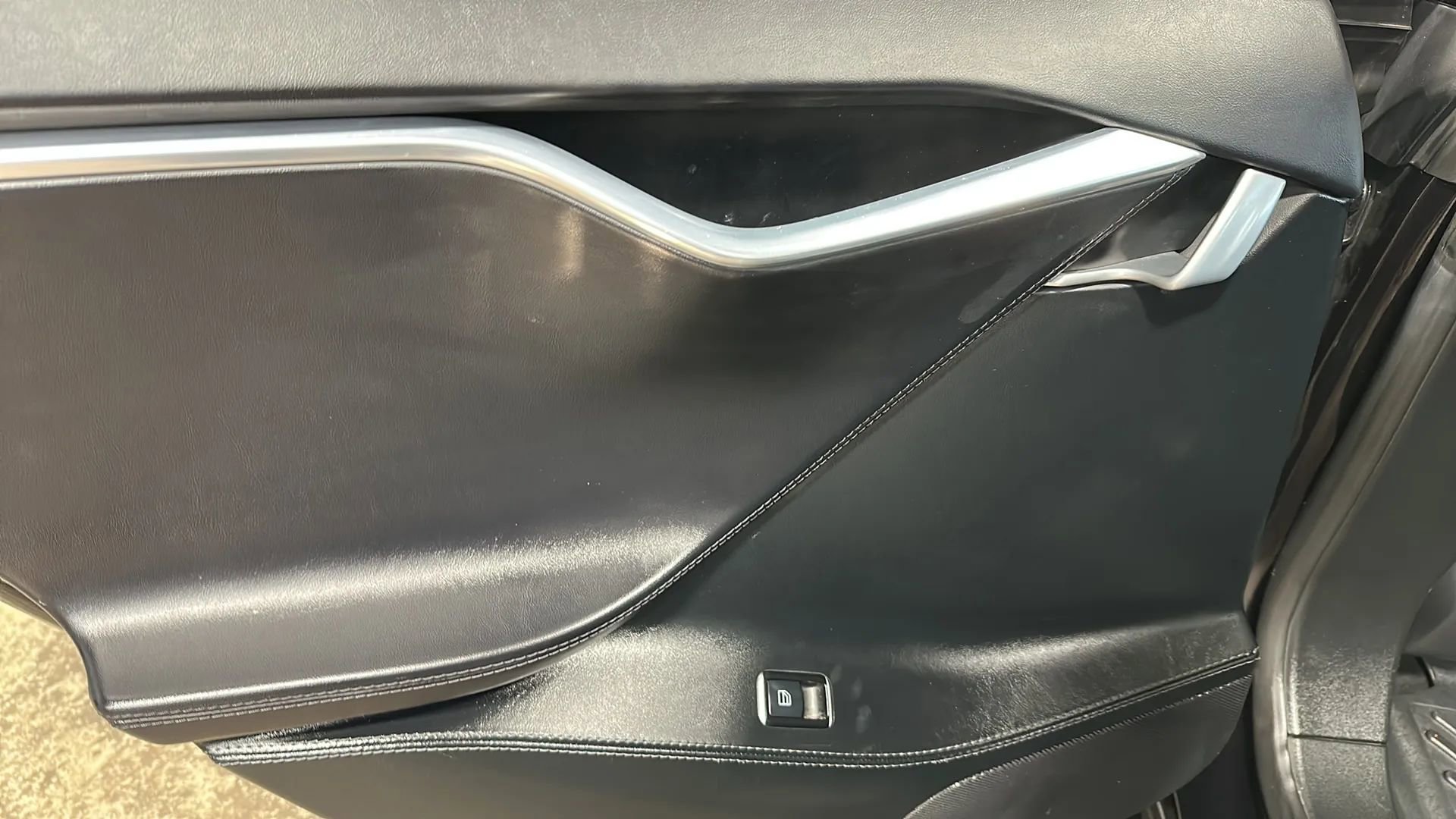 Used 2016 Tesla Model S 60 image 12