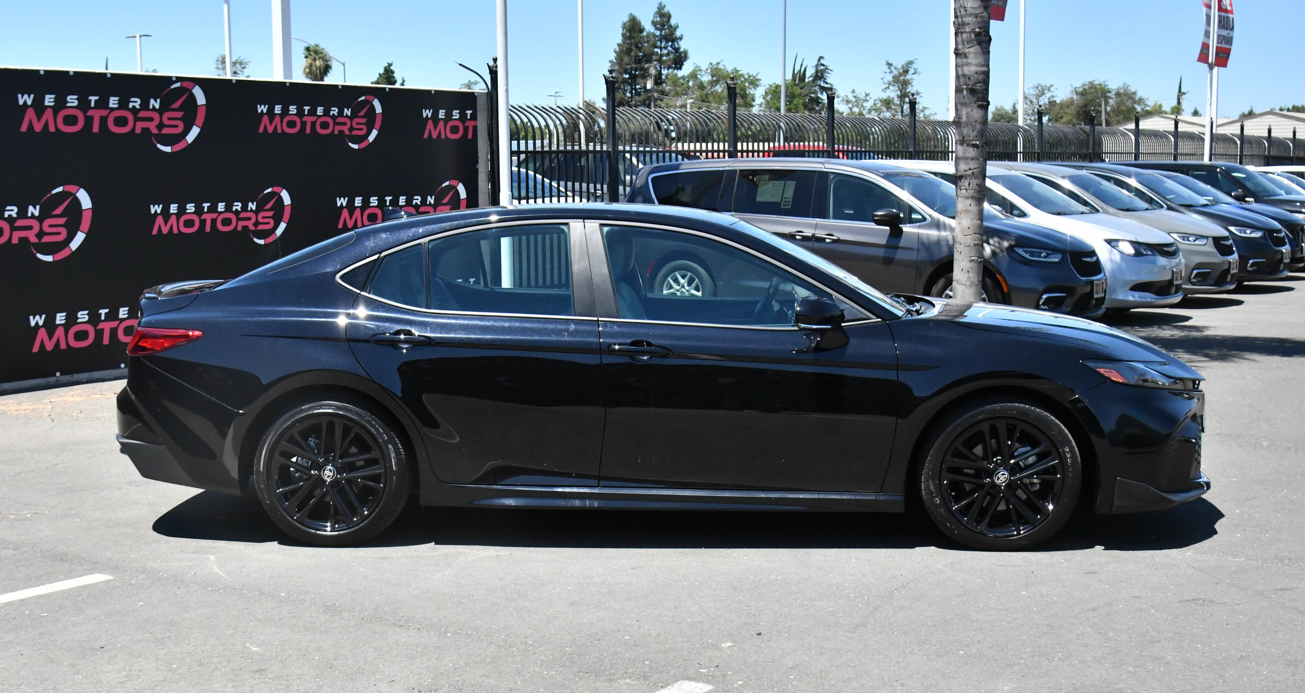 Used 2026 Toyota Camry SE w/ Convenience Package FWD image 9