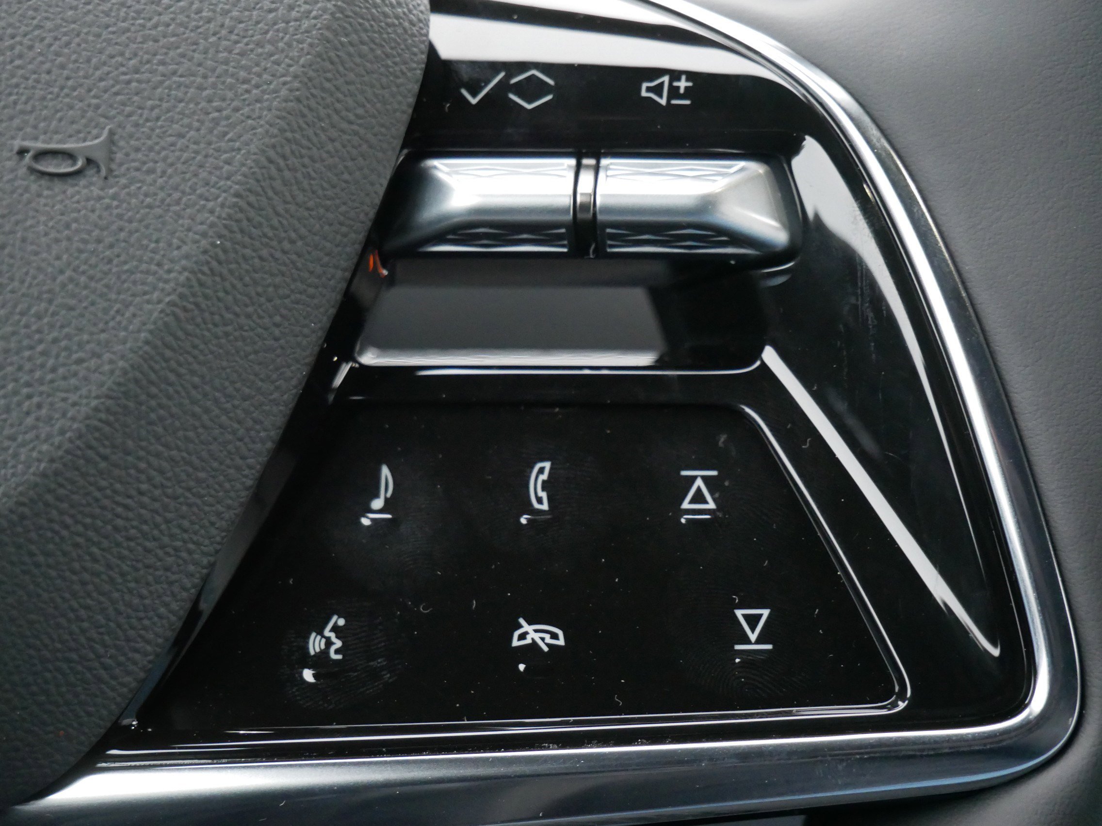 New 2026 Cadillac Lyriq Luxury image 24