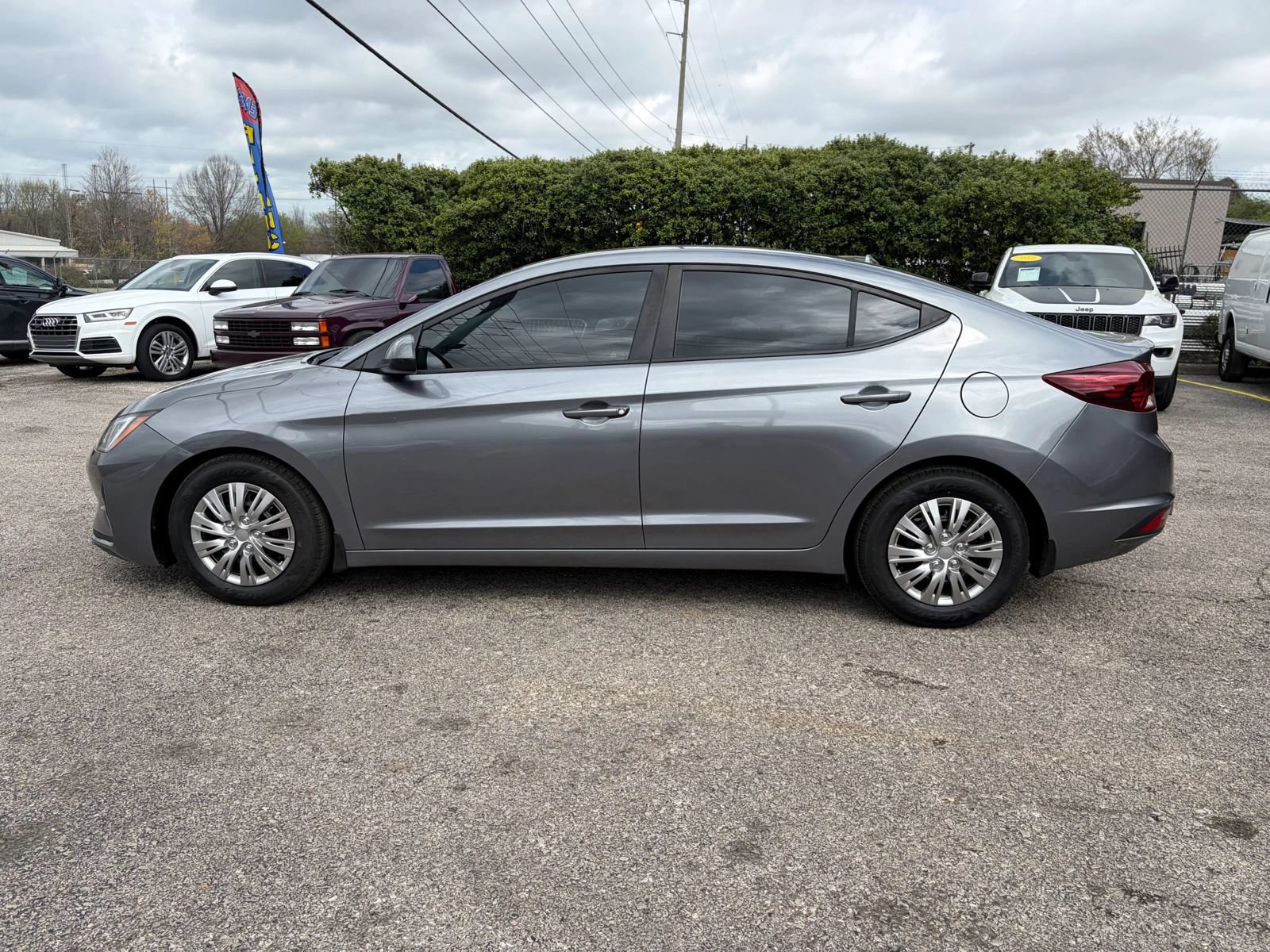 Used 2020 Hyundai Elantra SE w/ Cargo Package (C1) FWD image 8
