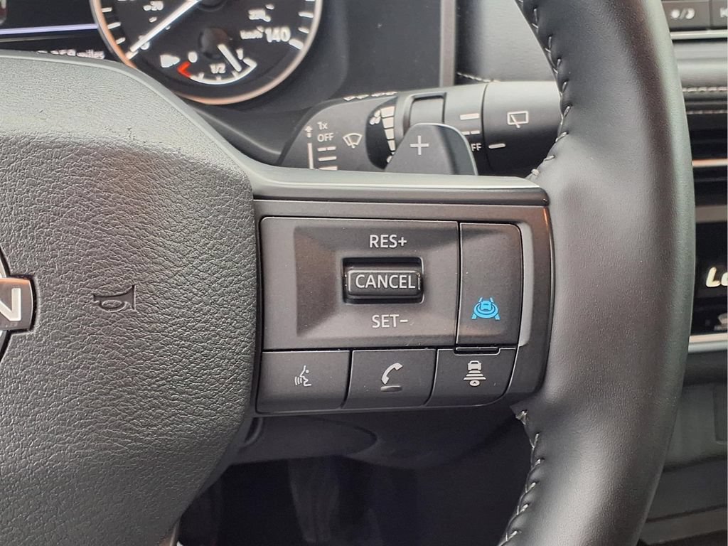 Used 2025 Nissan Rogue SV FWD image 17