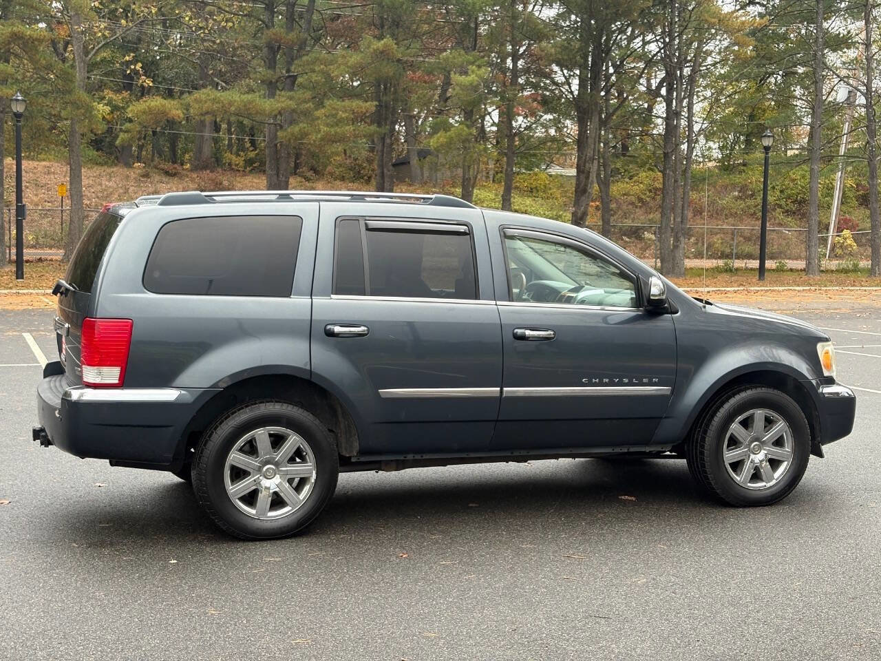 Used 2008 Chrysler Aspen Limited image 5