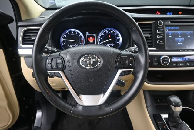 Used 2017 Toyota Highlander XLE FWD image 8