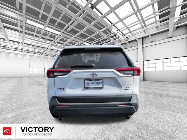 Used 2025 Toyota RAV4 LE AWD/4WD image 5