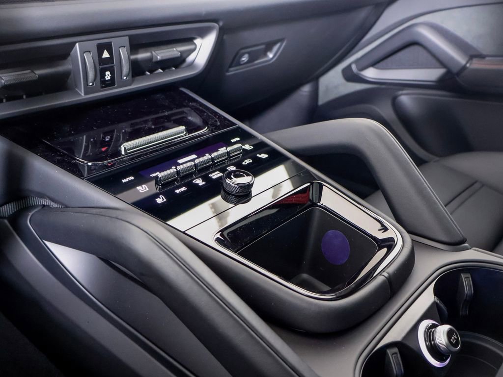 New 2026 Porsche Cayenne GTS image 22