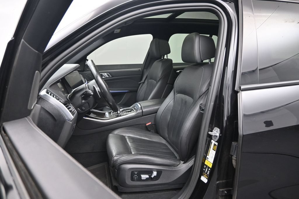 Used 2020 BMW X5 M50i AWD/4WD image 21