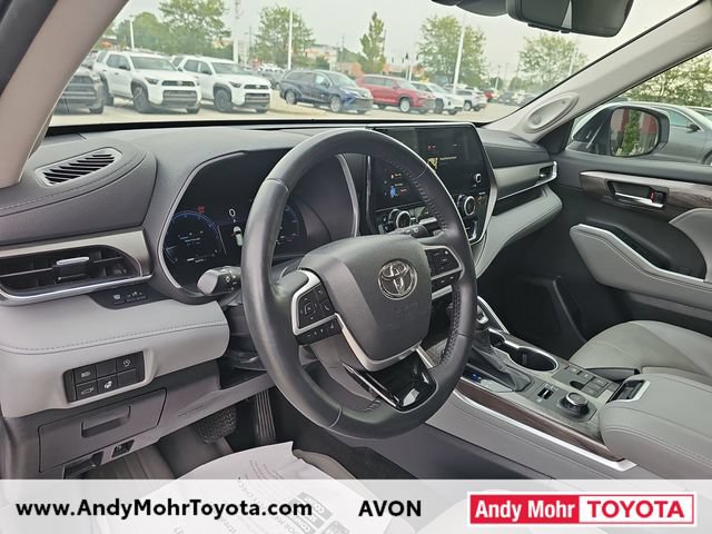 Used 2023 Toyota Highlander Limited AWD/4WD image 9
