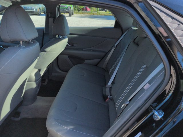 Used 2025 Hyundai Elantra SEL w/ Cargo Package FWD image 12