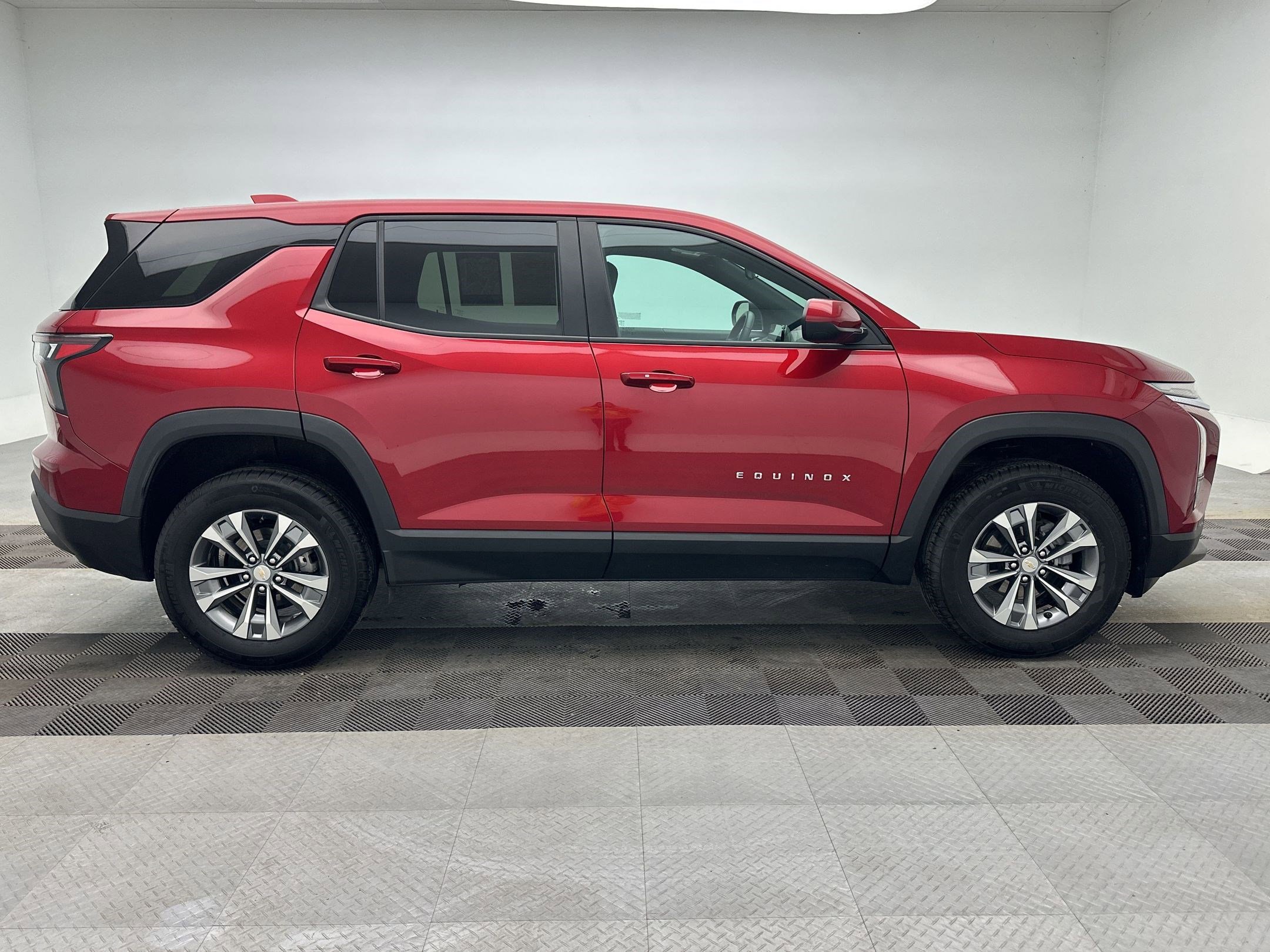 Certified 2026 Chevrolet Equinox LT w/ Convenience Package II image 8