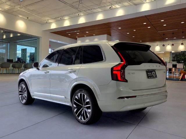 New 2026 Volvo XC90 T8 Plus w/ Protection Package Premier AWD/4WD image 3