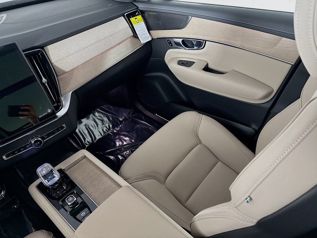 New 2026 Volvo XC90 B6 Plus w/ Protection Package Premier AWD/4WD image 25