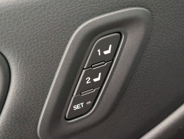 Used 2025 Honda Pilot Touring image 11