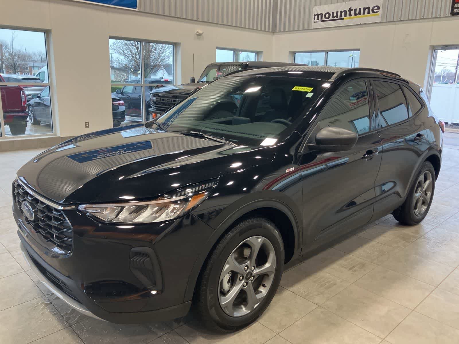 Used 2025 Ford Escape ST-Line image 1