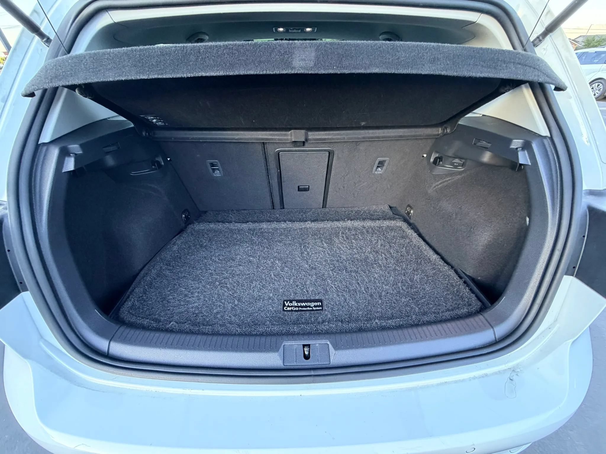 Used 2016 Volkswagen Golf SE w/ Lighting Package FWD image 23