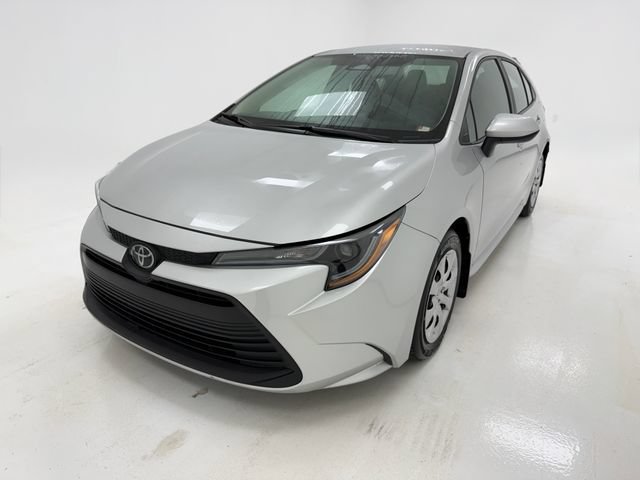 Used 2025 Toyota Corolla LE FWD image 4