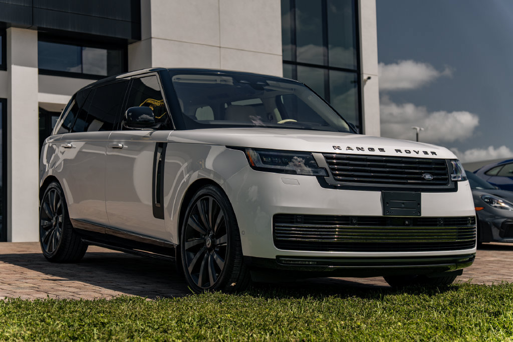 Used 2023 Land Rover Range Rover SV AWD/4WD image 7