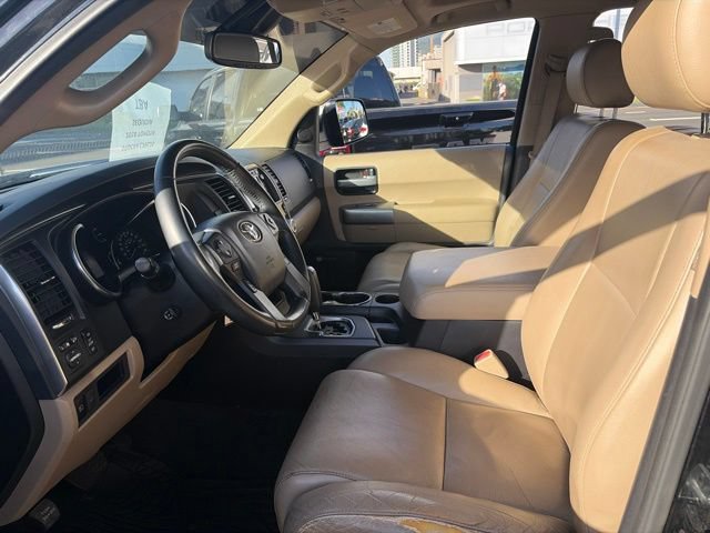 Used 2018 Toyota Sequoia Limited w/ Safety & Convenience Package RWD image 4