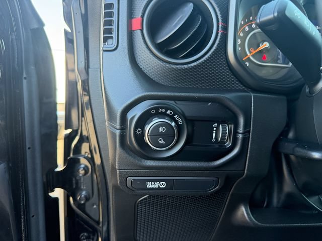Used 2024 Jeep Gladiator Rubicon w/ Convenience Group AWD/4WD image 21