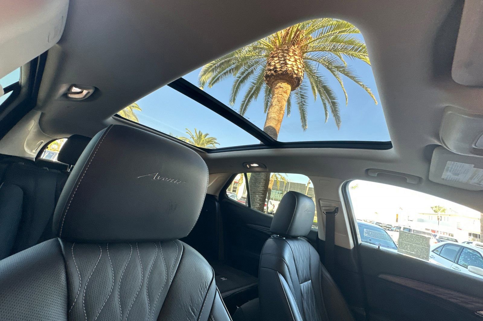 Certified 2023 Buick Envision Avenir image 18