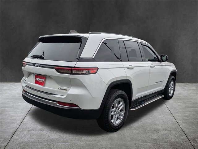 Used 2023 Jeep Grand Cherokee Laredo image 4