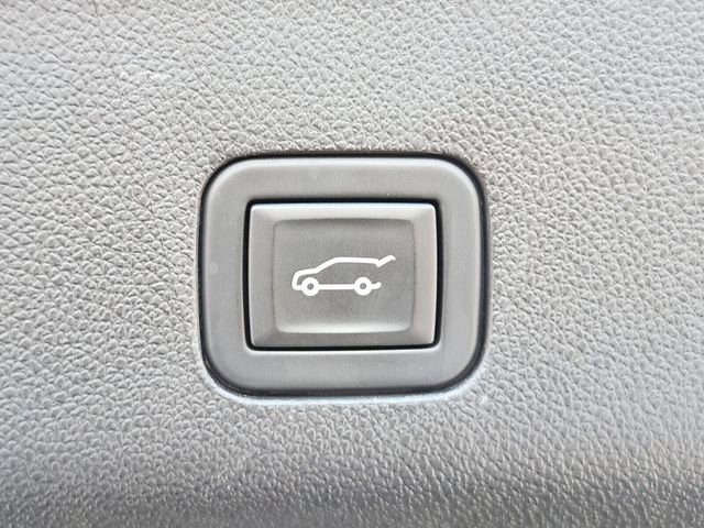 Used 2023 Cadillac Escalade ESV Sport w/ Touring Package image 23