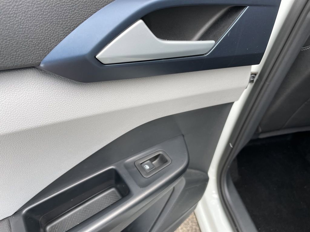 Used 2024 Volkswagen Taos SE image 44