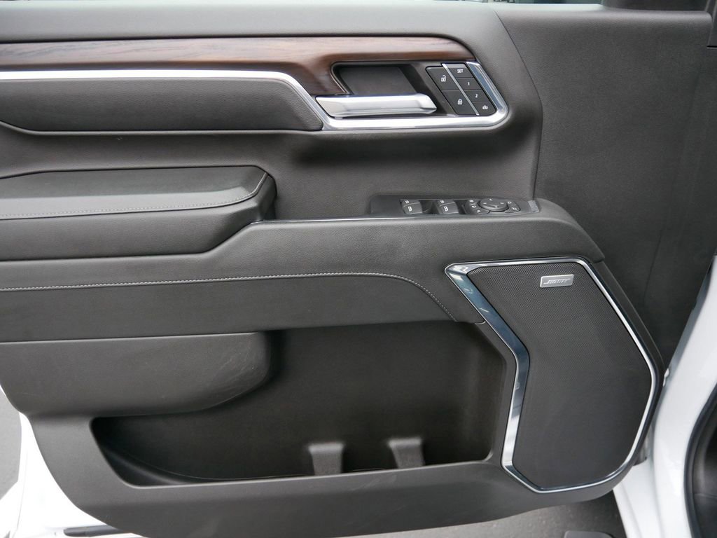 Used 2024 GMC Sierra 3500 SLT w/ SLT Premium Package image 9