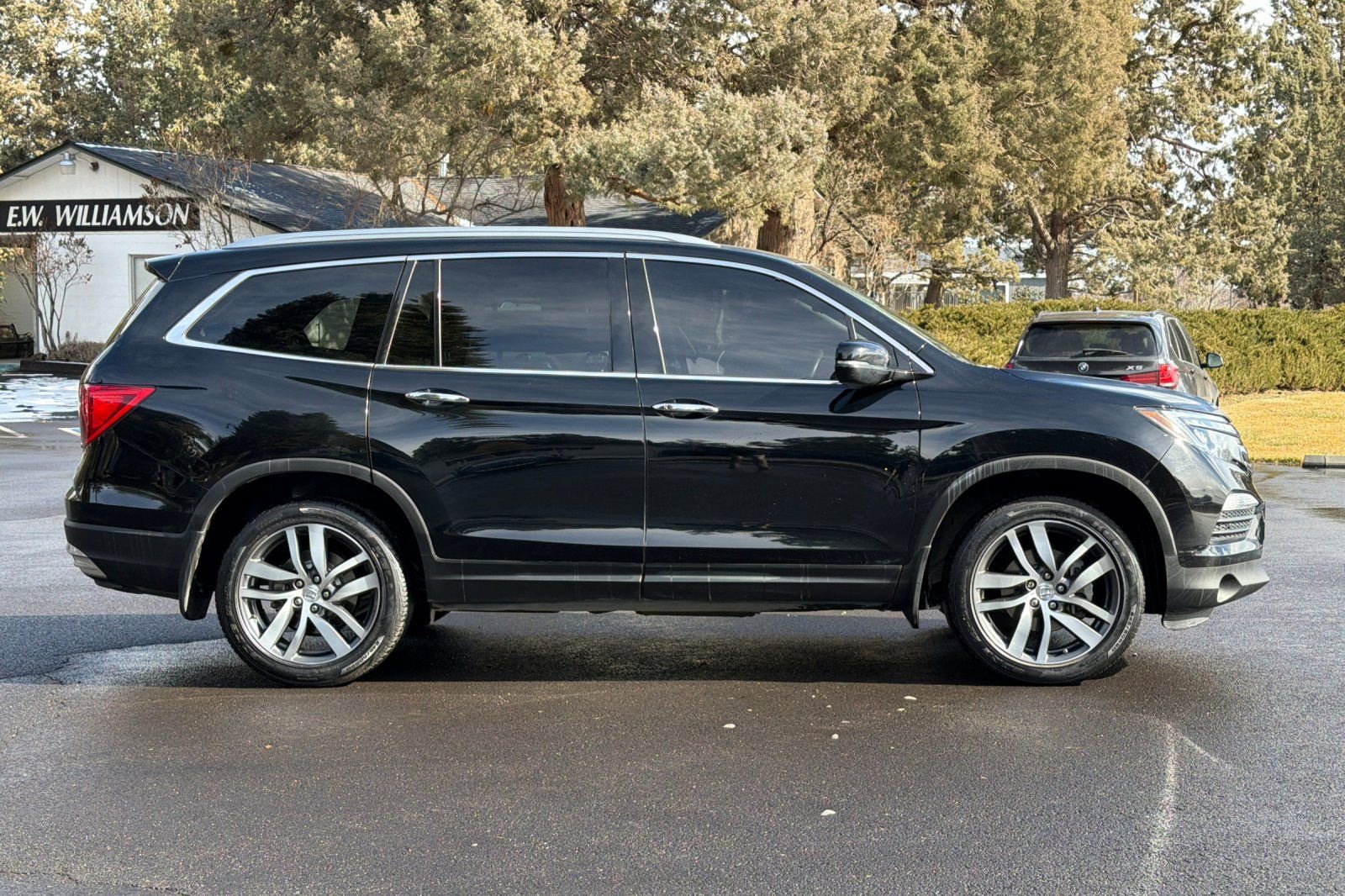 Used 2018 Honda Pilot Elite image 3